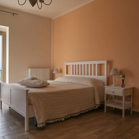 Luisa Alloggio per agriturismo *